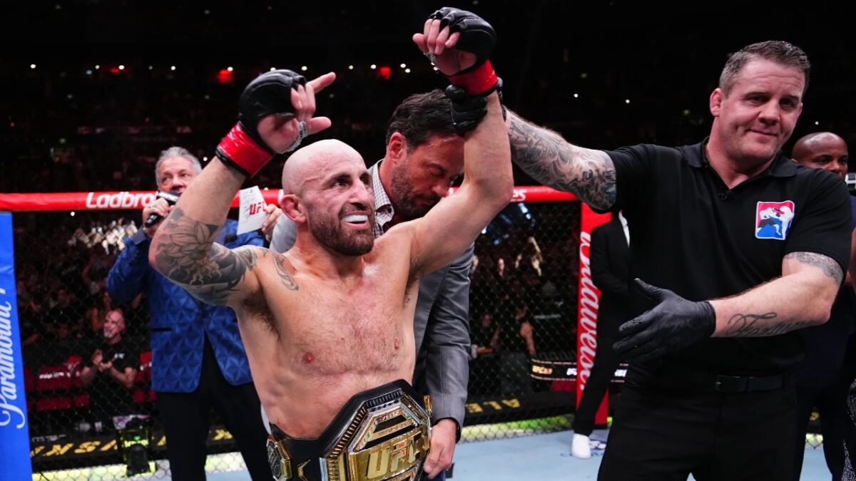 Alexander Volkanovski at UFC 325