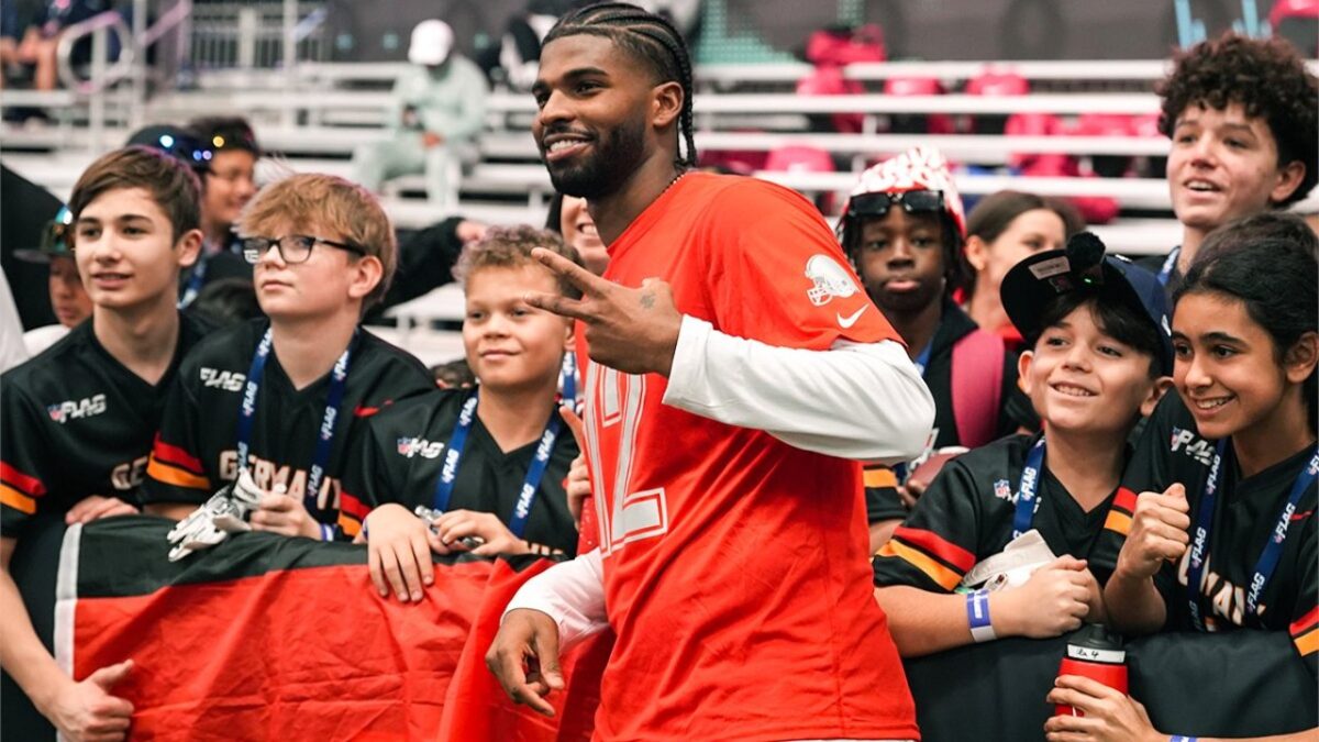 Shedeur Sanders with Young Fans at Pro Bowl practice