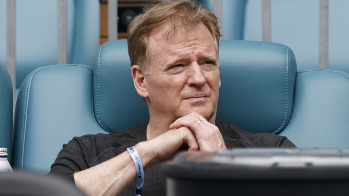 'Awkward' Roger Goodell Breaks Silence on Zero Black Head Coaches Getting Hired This Coaching Cycle Despite Having 10 Openings 1 'Awkward' Roger Goodell Breaks Silence on Zero Black Head Coaches Getting Hired This Coaching Cycle Despite Having 10 Openings
