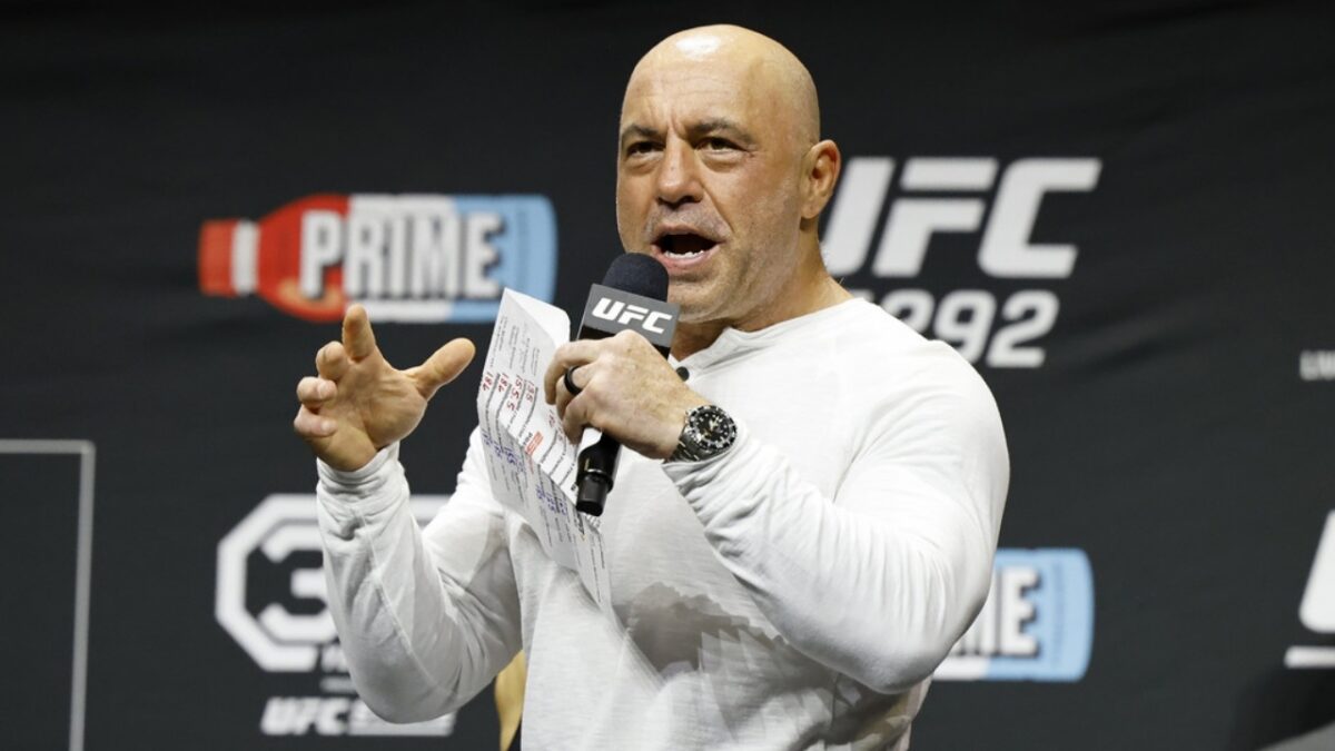 Joe Rogan Shockingly Picks UFC Pioneer with 10-15 Record to Defeat 'Shallow' Heavyweight Division 1 Joe Rogan
