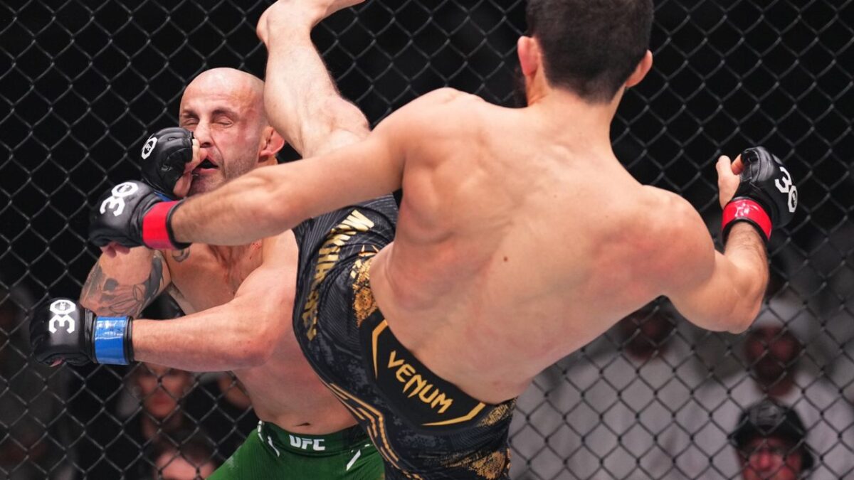 (Video) UFC Star Islam Makhachev Hilariously Requests to Takeover Pilot Role in Airplane 1 Islam Makhachev vs. Alexander Volkanovski