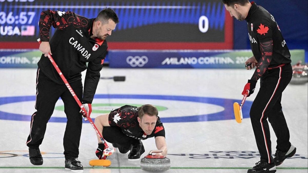 Marc Kennedy of Canadian men's curling team throwing a rock (Image via @JasADRxquisites on X)