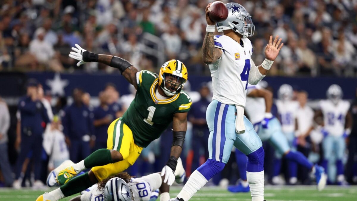 Micah Parsons sacking former teammate Dak Prescott