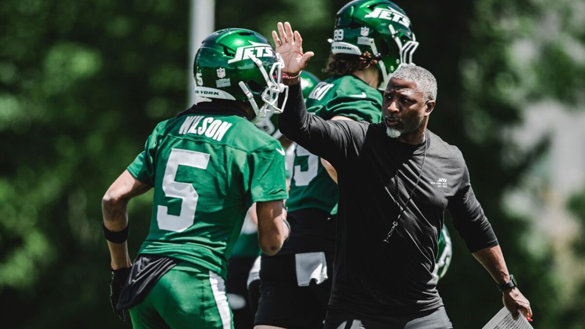 Jets players seem to think highly of Aaron Glenn