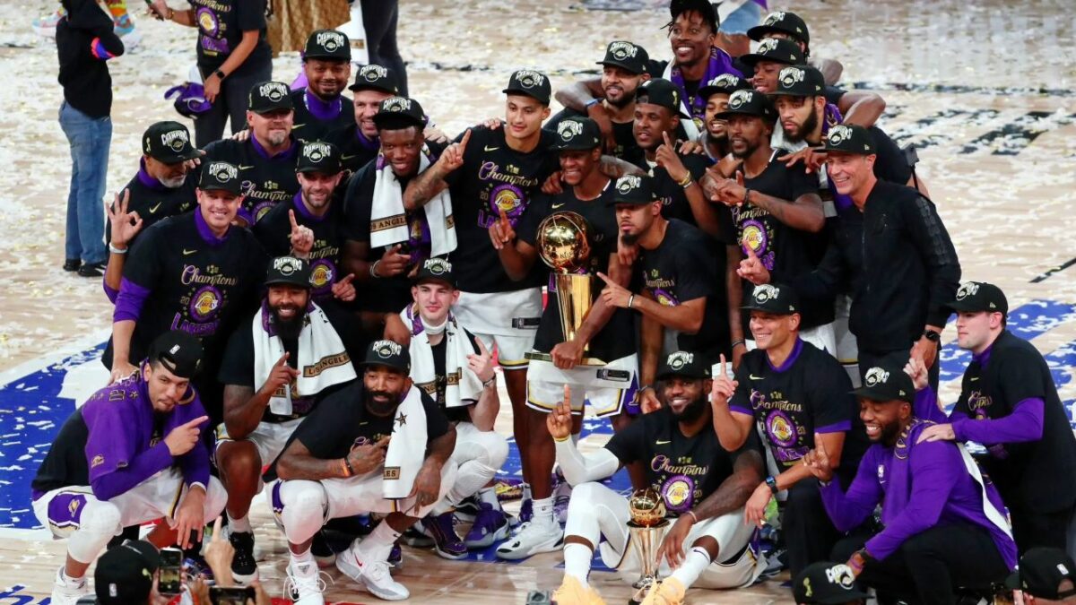 Former Teammate Defends LeBron James Over Claims of 'Own House' at NBA Bubble: "He Was 2 Doors Down From Me" 1 LeBron James (center-seated), Markieff Morris (squatted 2nd from left) after winning the 2020 championship