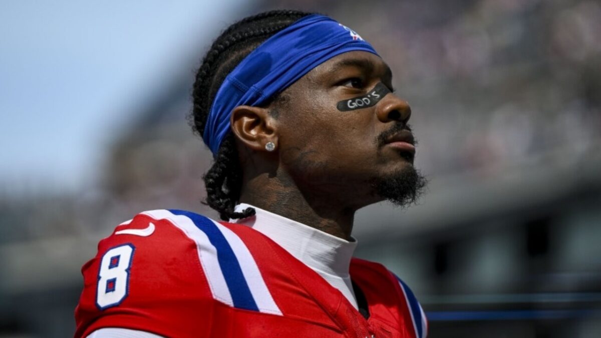 (Video) Cardi B Seemingly Calls out Ex-Boyfriend Stefon Diggs in Front of Thousands of Fans For "Playing With Her Heart"