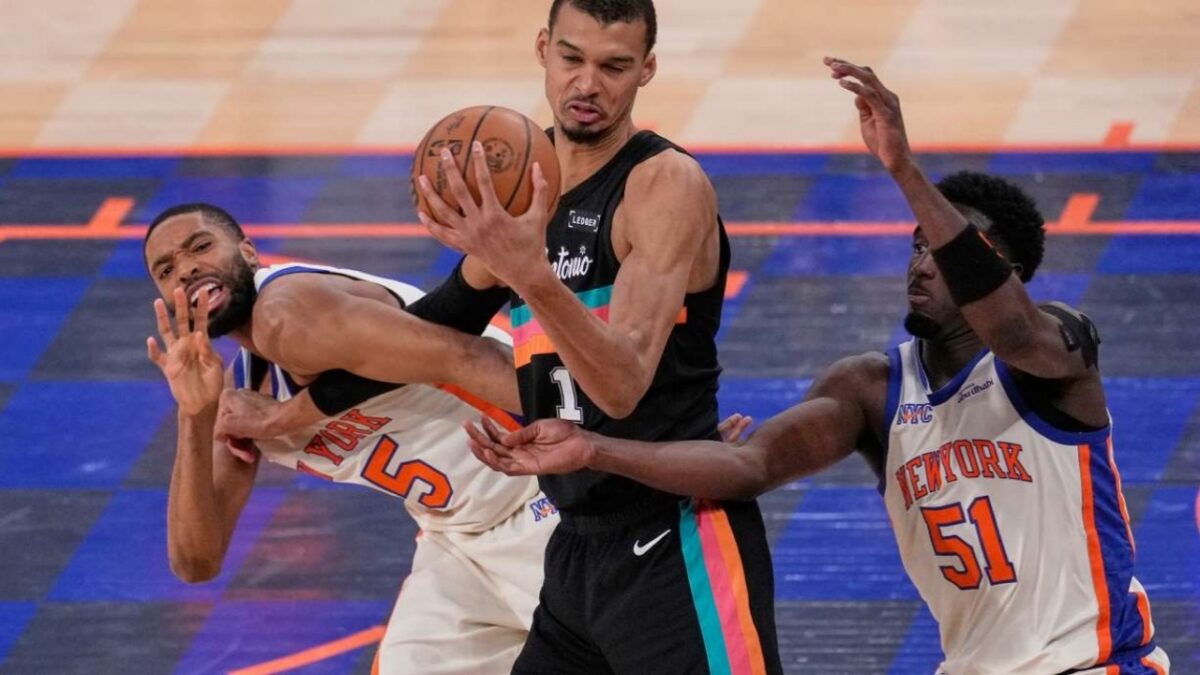 New York Knicks playing physical with Victor Wembanyama