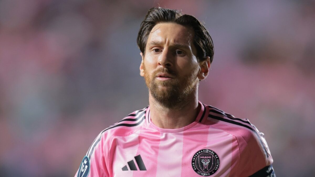 Lionel Messi Claps at Donald Trump 'Casually' Announcing More Bombing of Iran