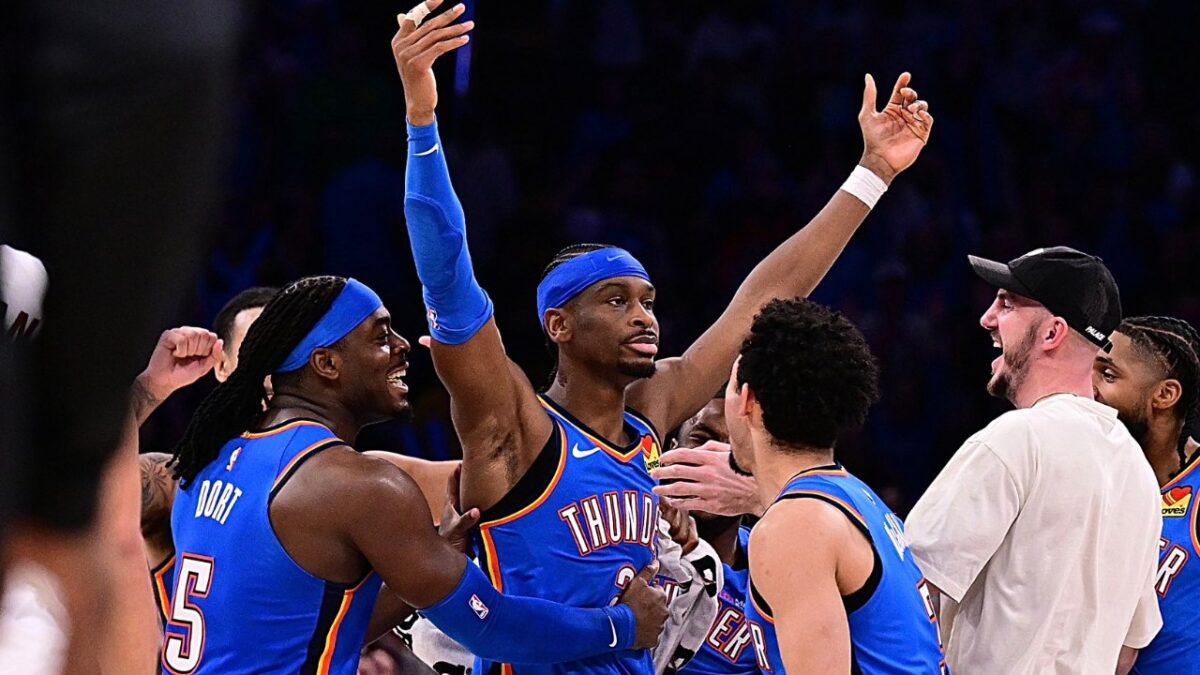 Thunder teammates swarm Shai Gilgeous-Alexander after game-winner