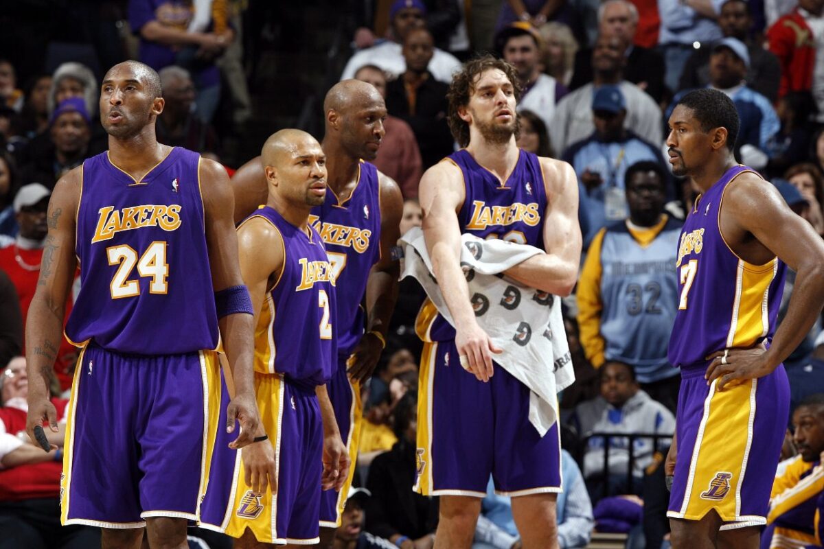 Kobe Bryant, Lamar Odom, and their Lakers' teammates