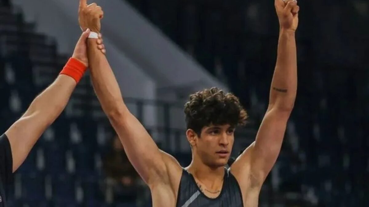 Iran Executes 19-Year-Old Champion Wrestler, Saleh Mohammadis, In Public Hanging 