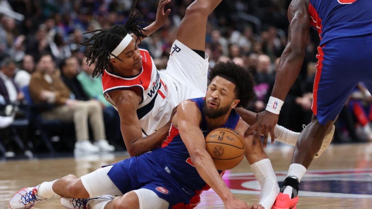 Cade Cunningham left the Wizards game with back spasms