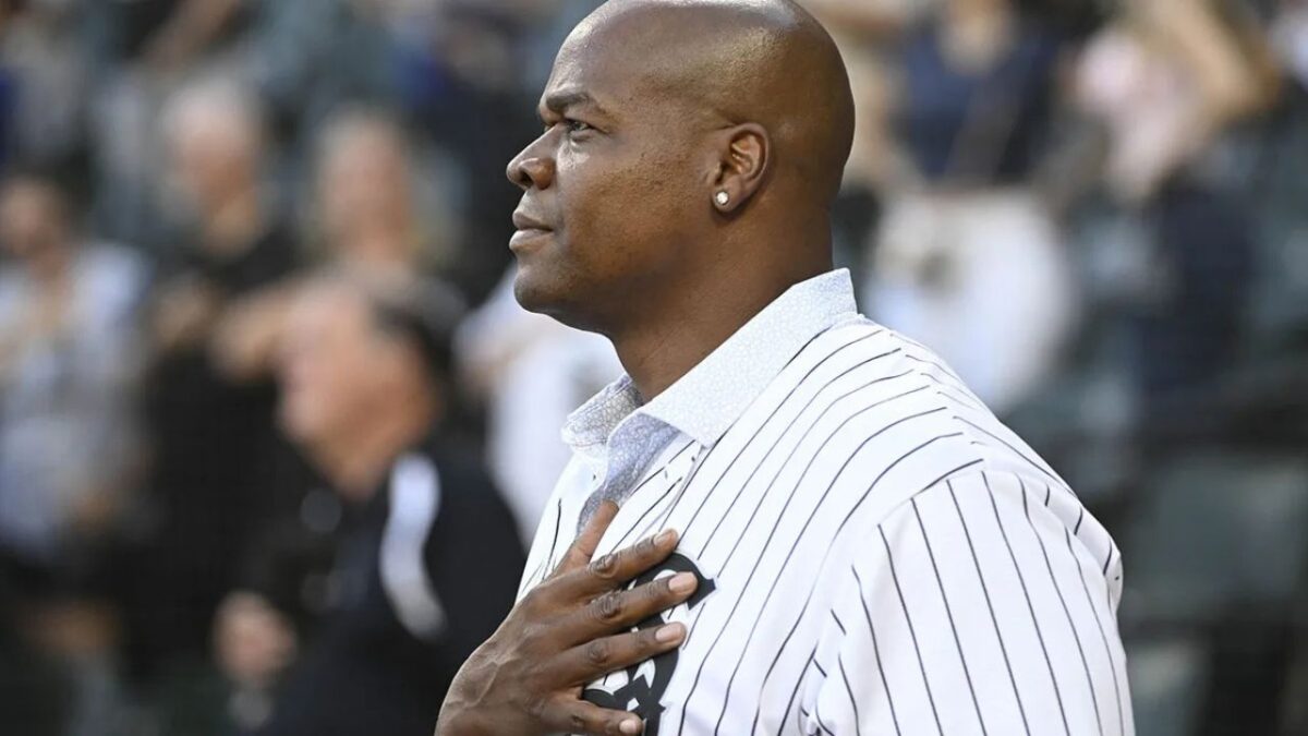 MLB Hall of Famer Frank Thomas Files Lawsuit Against Ex-Team White Sox for Selling His Jerseys Without Consent 1 Frank Thomas