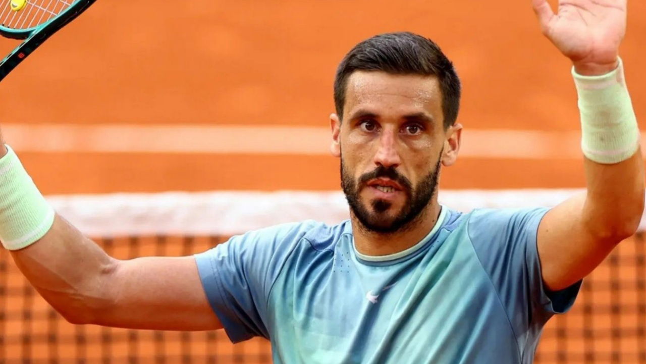 Damir Dzumhur Slams Abusers After Receiving Death Threat: “How Sick You Have to Be to Do This”