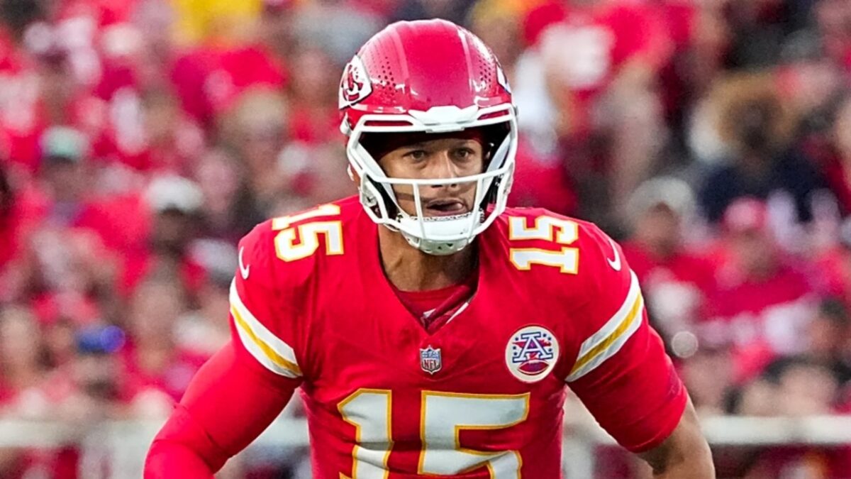 Alex Smith Doesn't Pick Patrick Mahomes, Lamar Jackson, Josh Allen, or Joe Burrow in His Top QB List 1 Alex Smith Doesn't Pick Patrick Mahomes, Lamar Jackson, Josh Allen, or Joe Burrow in His Top QB List