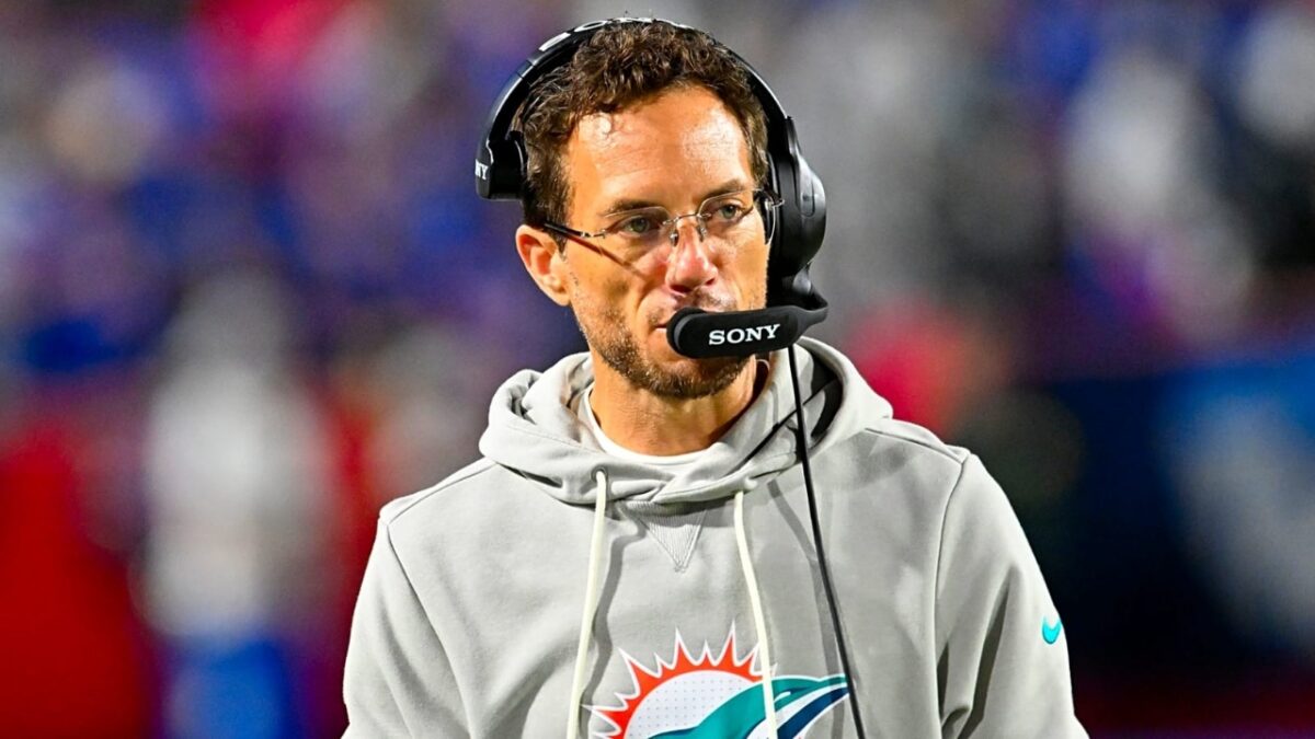 Raheem Mostert Exposes How Players Would Put Hands on Ex-HC Mike McDaniel Amid Hostile Team Environment