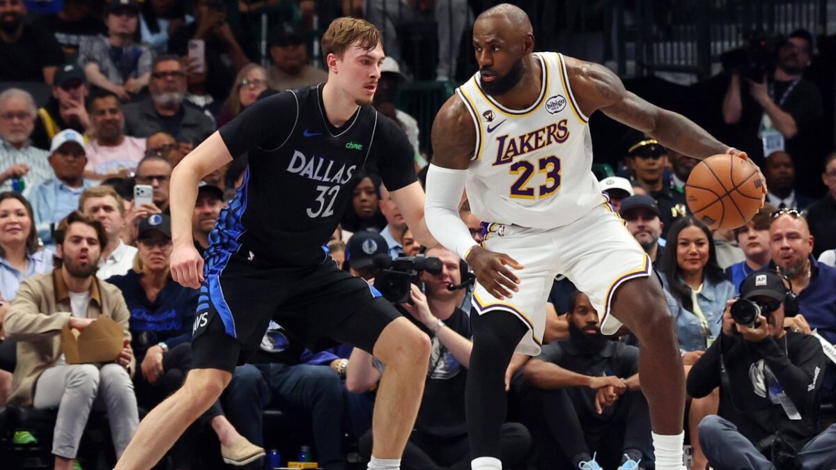 LeBron James is back as the Lakers' leading scorer