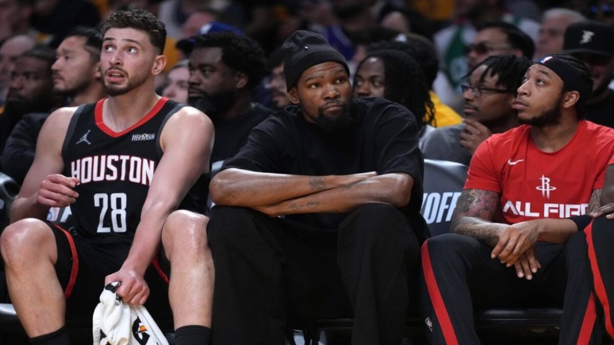 Kevin Durant sat out of Game 1 with a knee injury