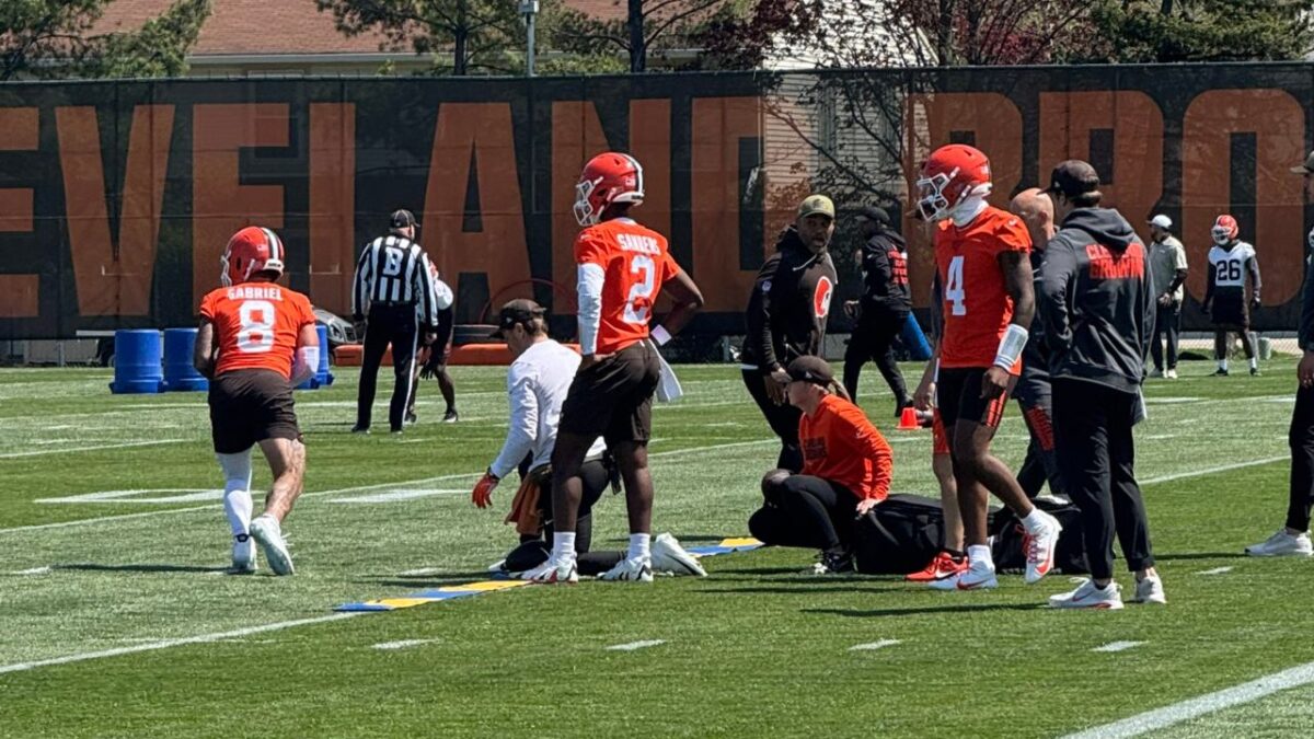 Dillon Gabriel, Shedeur Sanders, and Deshaun Watson at practice