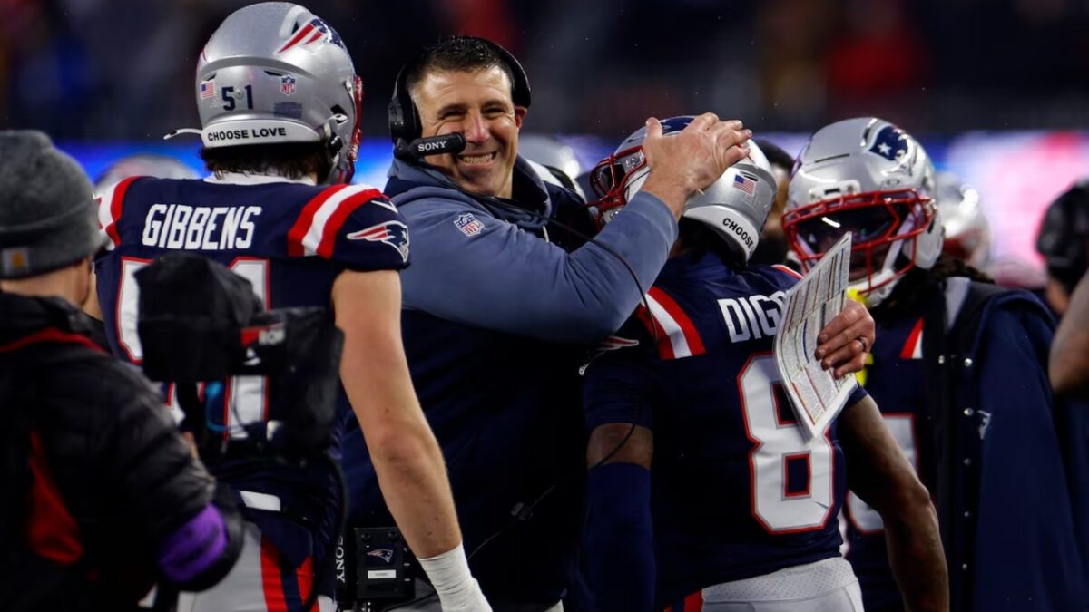Mike Vrabel is a hit among players