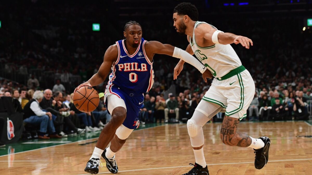 Tyrese Maxey battling Jayson Tatum