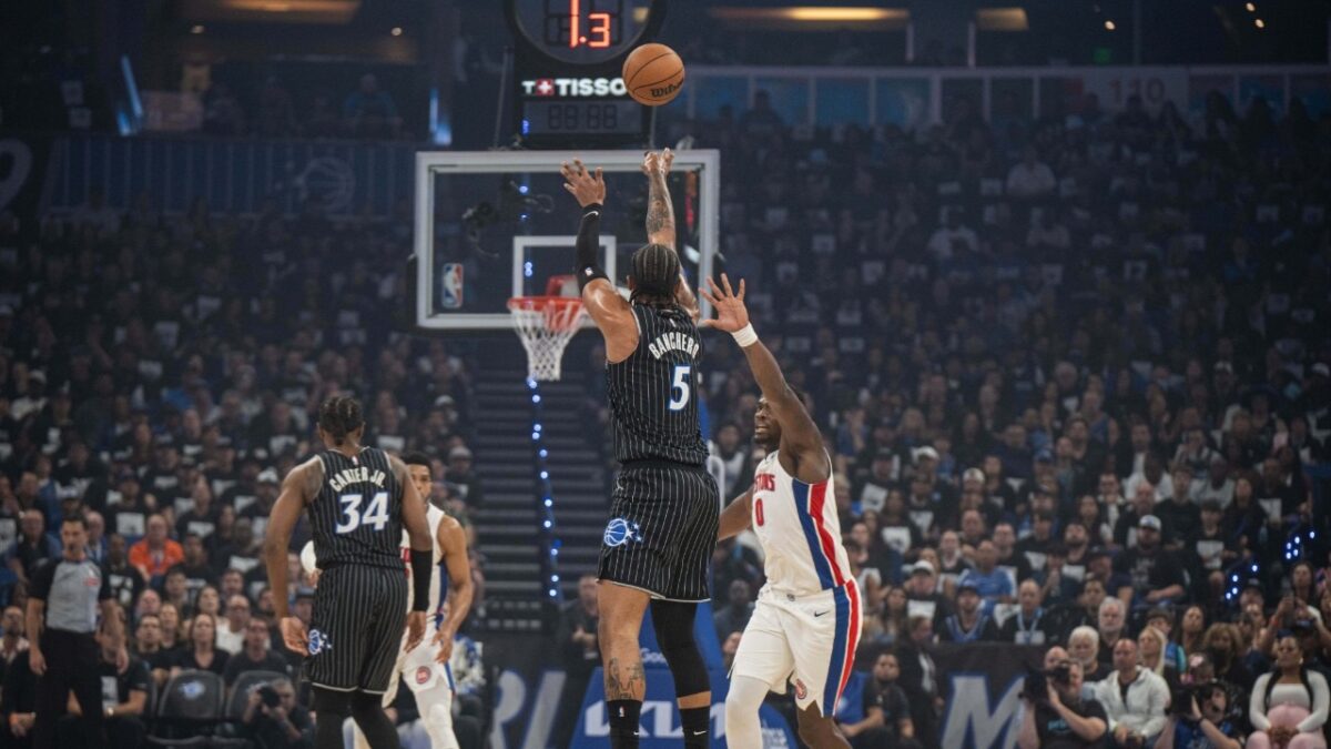 Paolo Banchero shooting a three