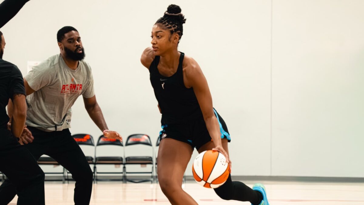 Angel Reese's Disastrous Preseason Performance Has Fans In Disbelief - "How Do You Make 0 Improvements?" 1 Angel Reese has to continue to work on her game