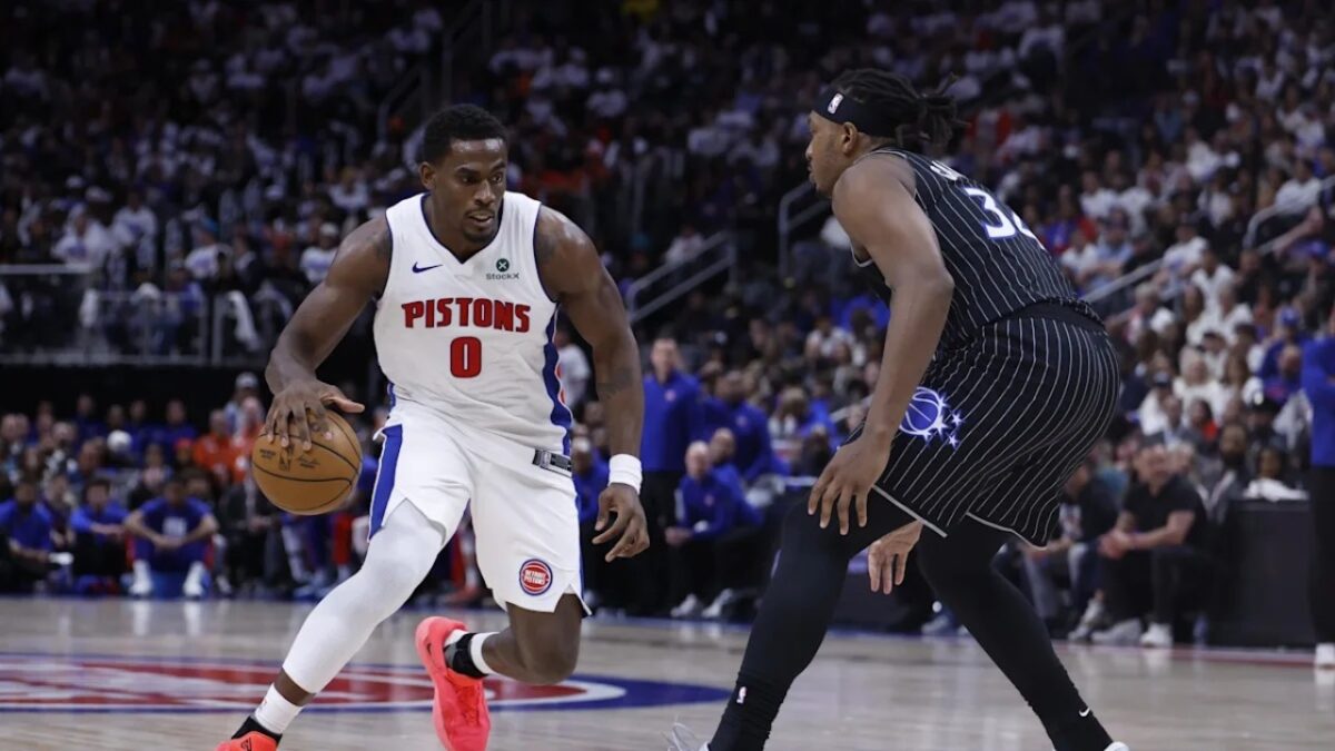 Pistons' Jalen Duren and Magic's Wendell Carter Jr.