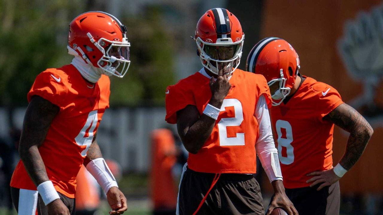 Deshaun Watson or Shedeur Sanders? Browns’ Inconsistent QB Stance Gets Called Out
