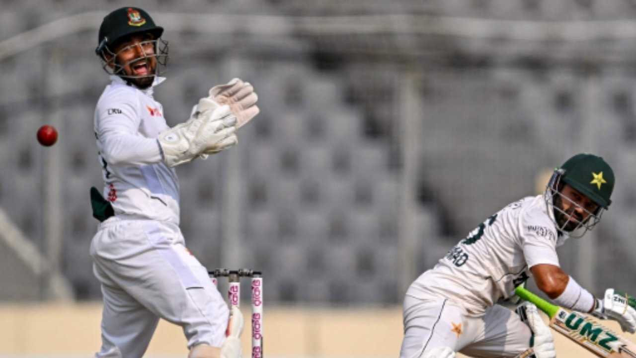 “He Already Has a Poor Reputation in His Own Country,” Litton Das Brutally Sledged Mohammad Rizwan on Stump Mic During 1st Test