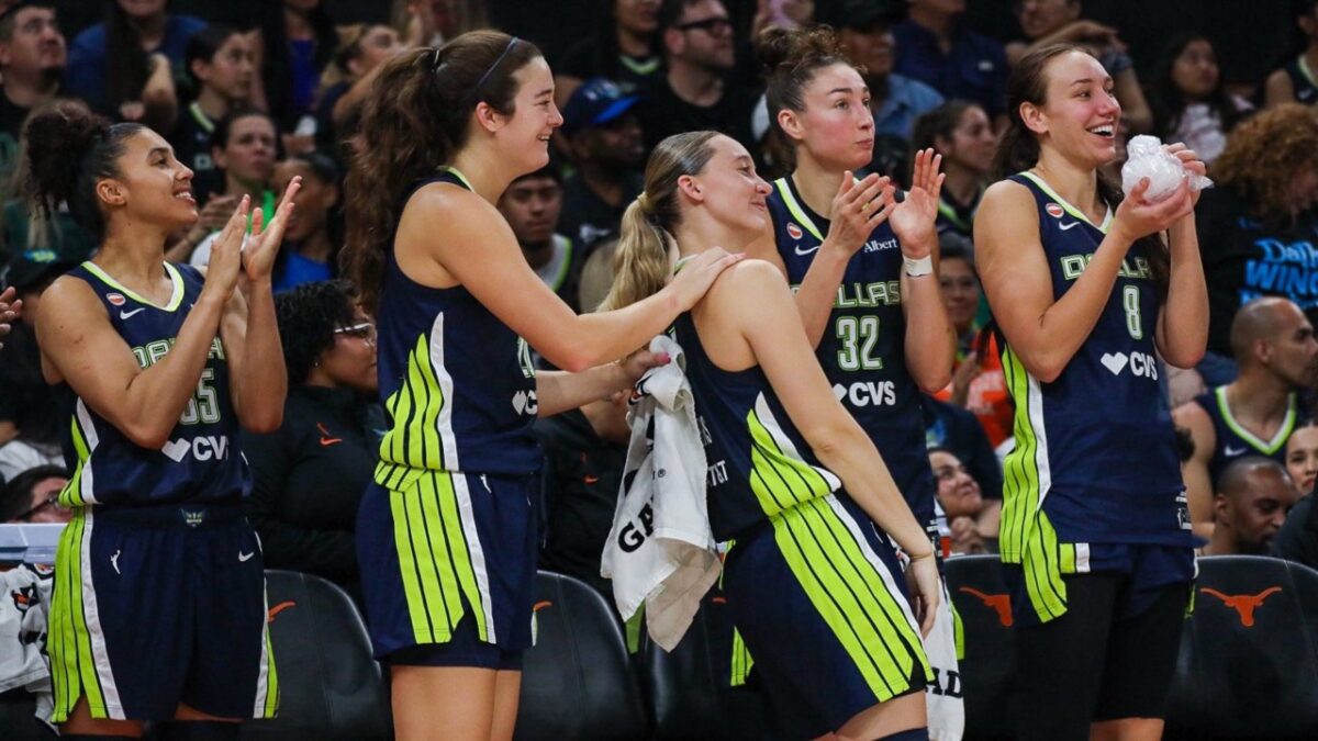 Paige Bueckers' Head Coach Tears Into Team After 2nd-Straight Loss: "There's Selfishness in This Locker Room" 1 Paige Bueckers' Wings are a championship-caliber team