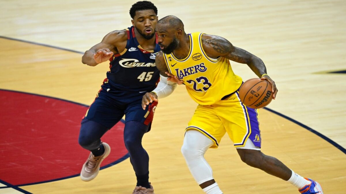 41-Year-Old LeBron James Has Interest From Multiple Contenders, Reveals Insider 1 Donovan Mitchell and LeBron James