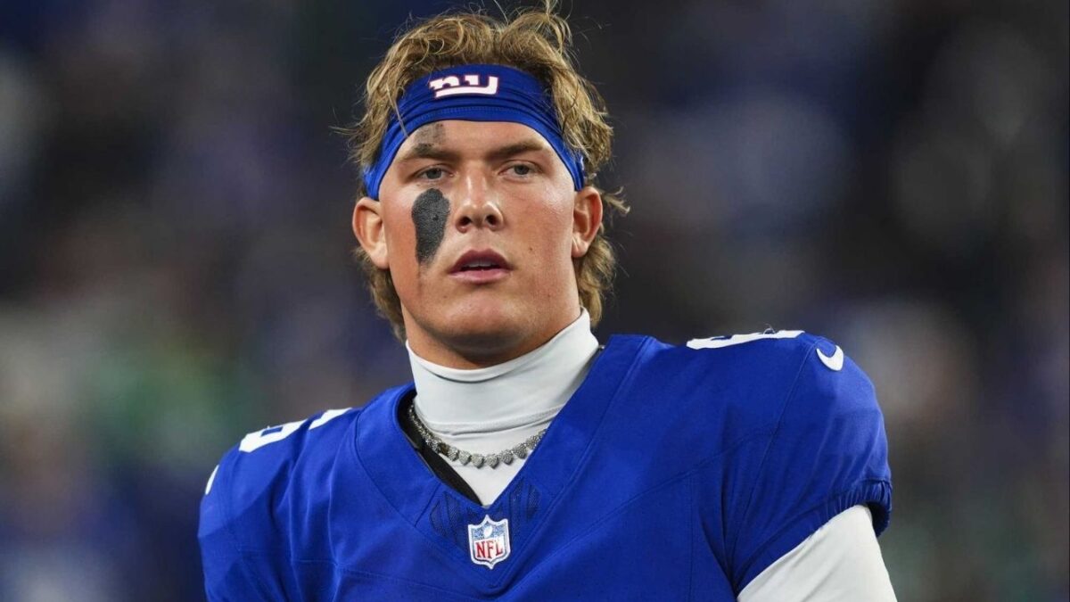 Giants Fans Threaten Boycott Following Jaxson Dart's Controversial Appearance With Donald Trump 1 Jaxson Dart