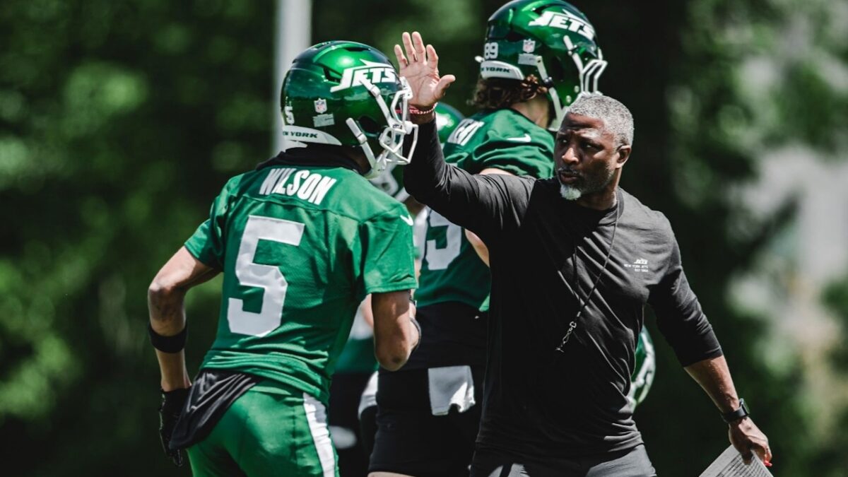 Jets' Garrett Wilson and Aaron Glenn Learning From NBA Finals-Bound Knicks: "Gives Us a Taste of What it Might Look Like" 1 Jets' Garrett Wilson and Aaron Glenn could lose a lot of games this year