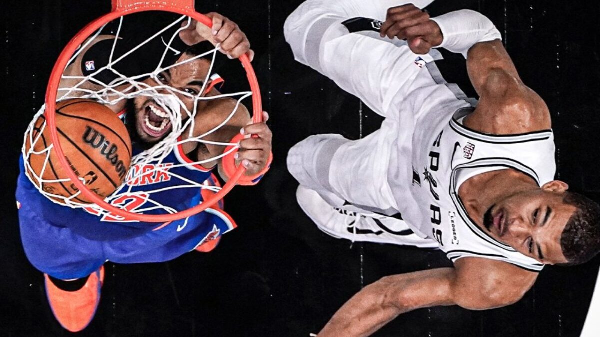 Victor Wembanyama Shrugs Off Pressure Despite 0-2 Deficit: "This is What I'm Built For" 1 Karl-Anthony Towns dunking over Victor Wembanyama