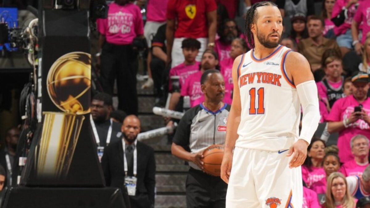 NYPD Use Pepper Spray to Dismiss Wild Brawl in Game 3 Knicks Watch Party 1 Jalen Brunson has led his Knicks to a 2-0 lead