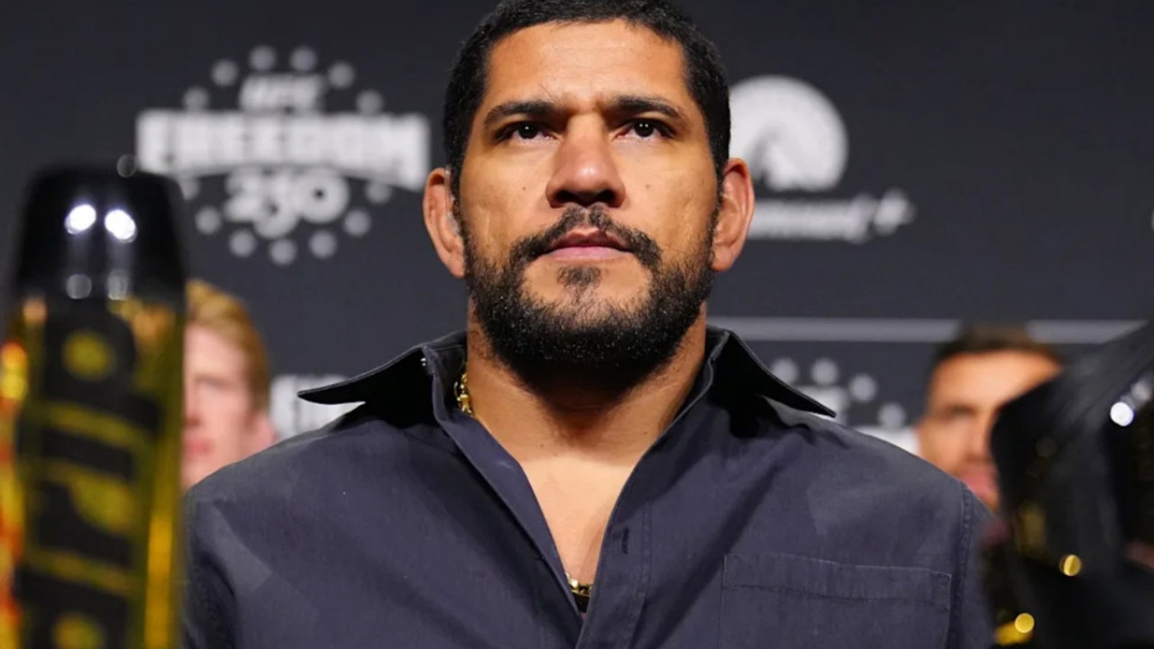 Alex Pereira Defended From MMA Community by Organizer Over UK Seminar Meet and Greet Flopping