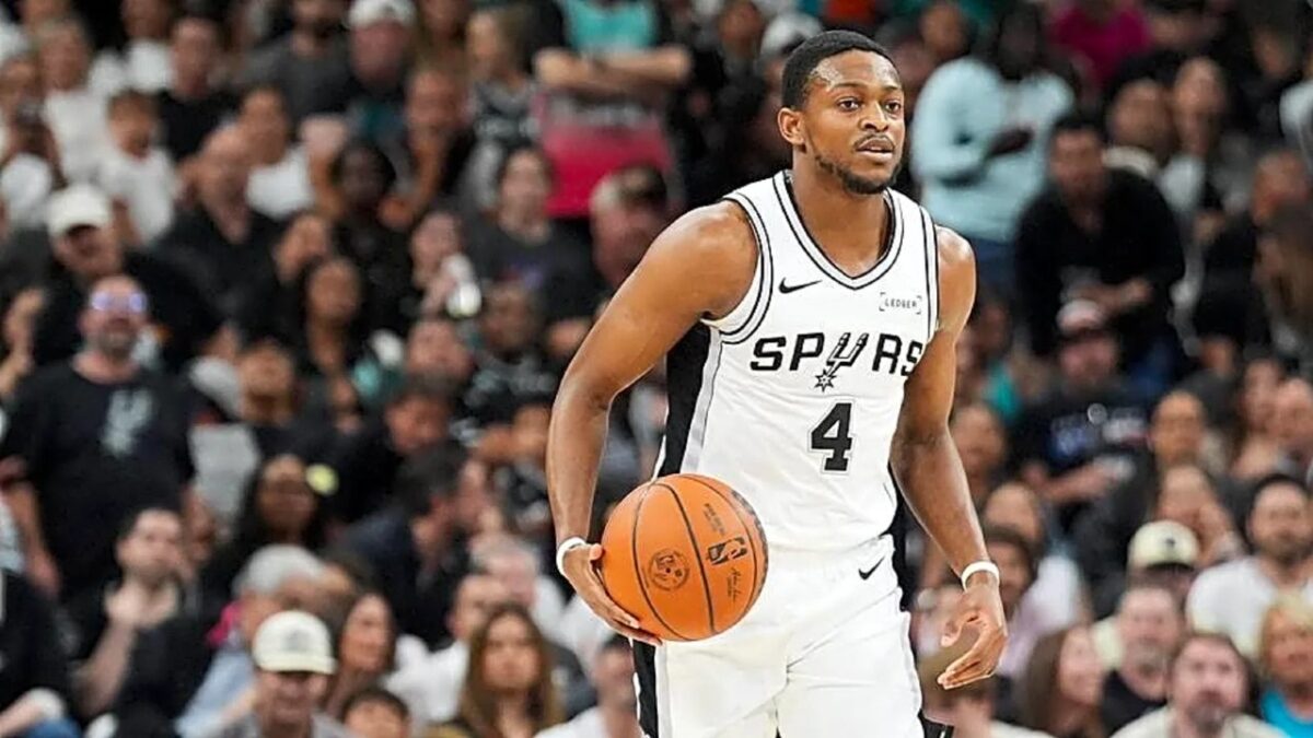 "I'm Disgusted" - De'Aaron Fox Gets Torched By NFL Stars For Fumbling Game 4 Against Knicks Despite Hefty First Half Lead 1 I'm Disgusted - De'Aaron Fox Gets Torched By NFL Stars For Fumbling Game 4 Against Knicks Despite Hefty First Half Lead
