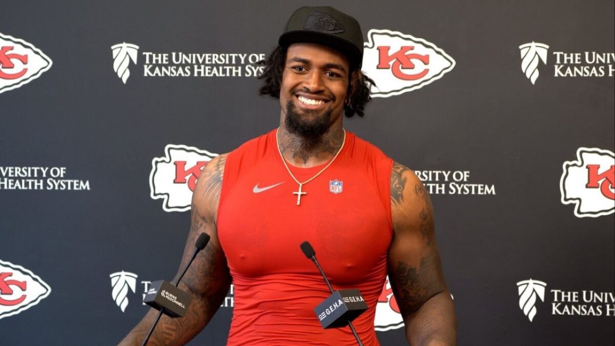 Andy Reid Warns Josh Simmons Against ‘Cheeseburger Weight’ as Tackle Eyes 300 Pounds 1 Josh Simmons (Image via @UnderdogNFL10 on X)