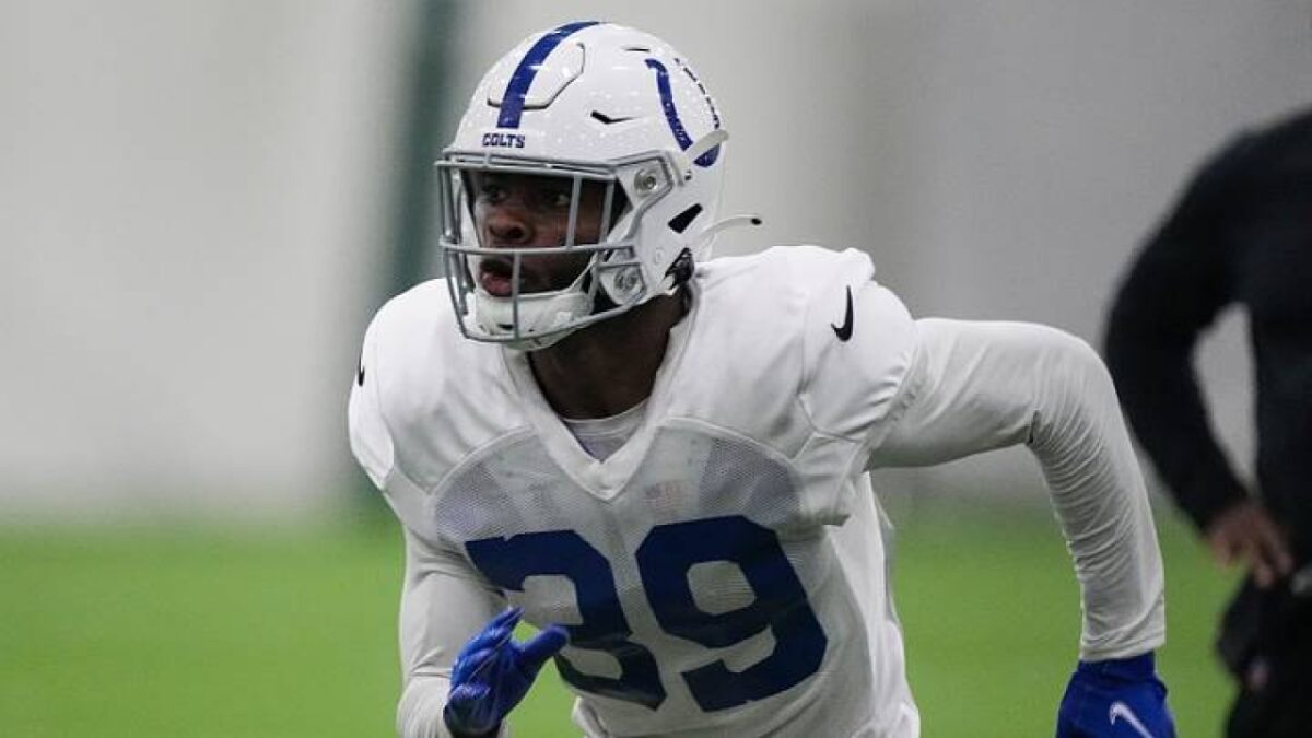 Dolphins' Darrell Baker Jr. Reveals How He Only Made $5,500 per Week on NFL Practice Squad 1 Dolphins' Darrell Baker Jr. Reveals How He Only Made $5,500 per Week on NFL Practice Squad