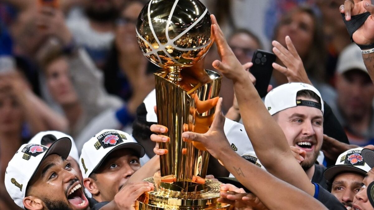 New Yorkers Burning 5 School Buses After Knicks Win NBA Title Angers Fans - "Bunch of Stone Age Savages" 1 Knicks parade will take place on Thursday