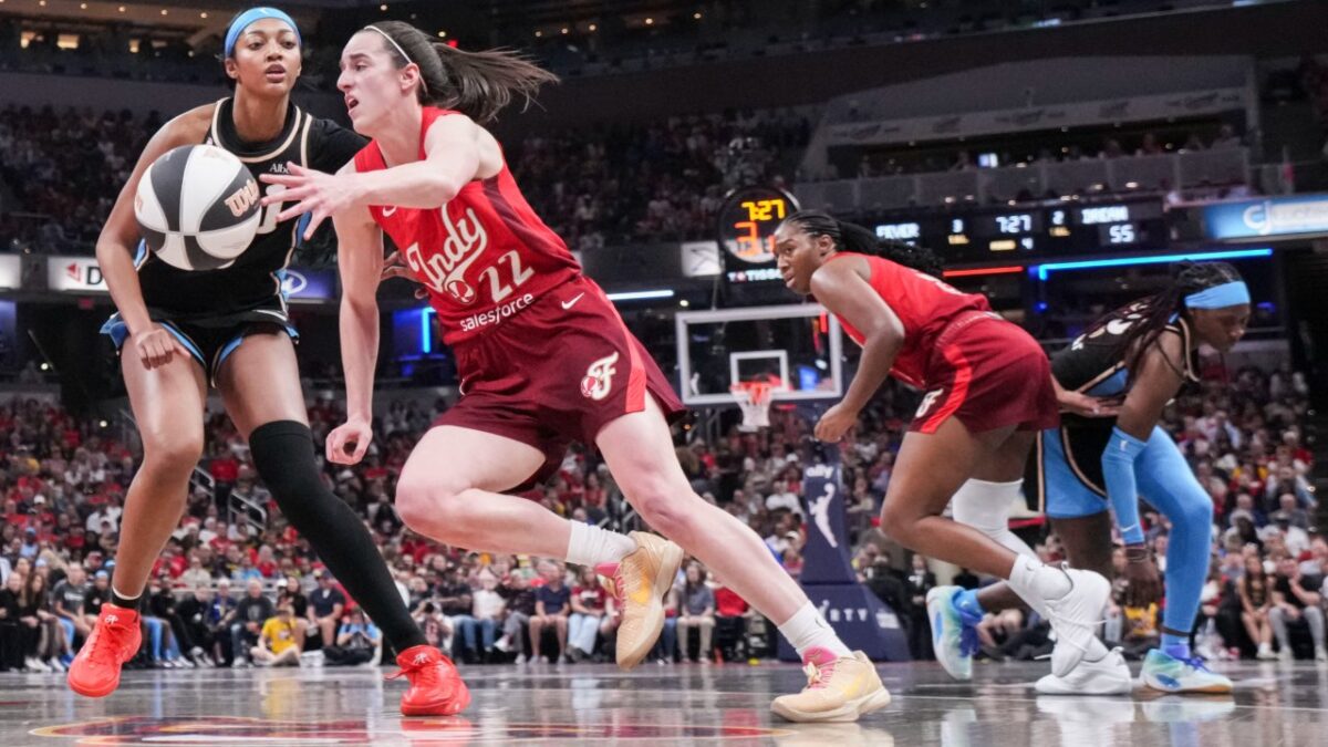 Caitlin Clark’s First Signature Shoe Has Fans Flaming Nike Over Lack of Creativity - “These Couldn't Be More Basic” 1 Angel Reese vs. Caitlin Clark will be perfect for latter's shoe debut