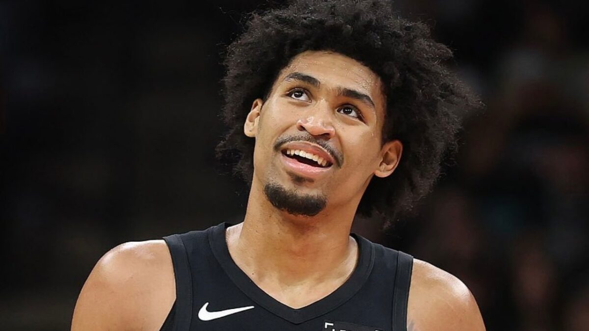 'Blunt' Ron Harper Shuts Down Rumors of Dylan Harper Demanding Spurs Starting Spot 1 Dylan Harper in his rookie season