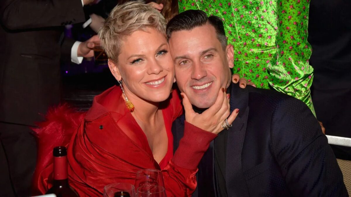 Pink Showers Motocross Athlete Carey Hart With Love in Emotional Father’s Day Tribute 1 Pink and Carey Hart