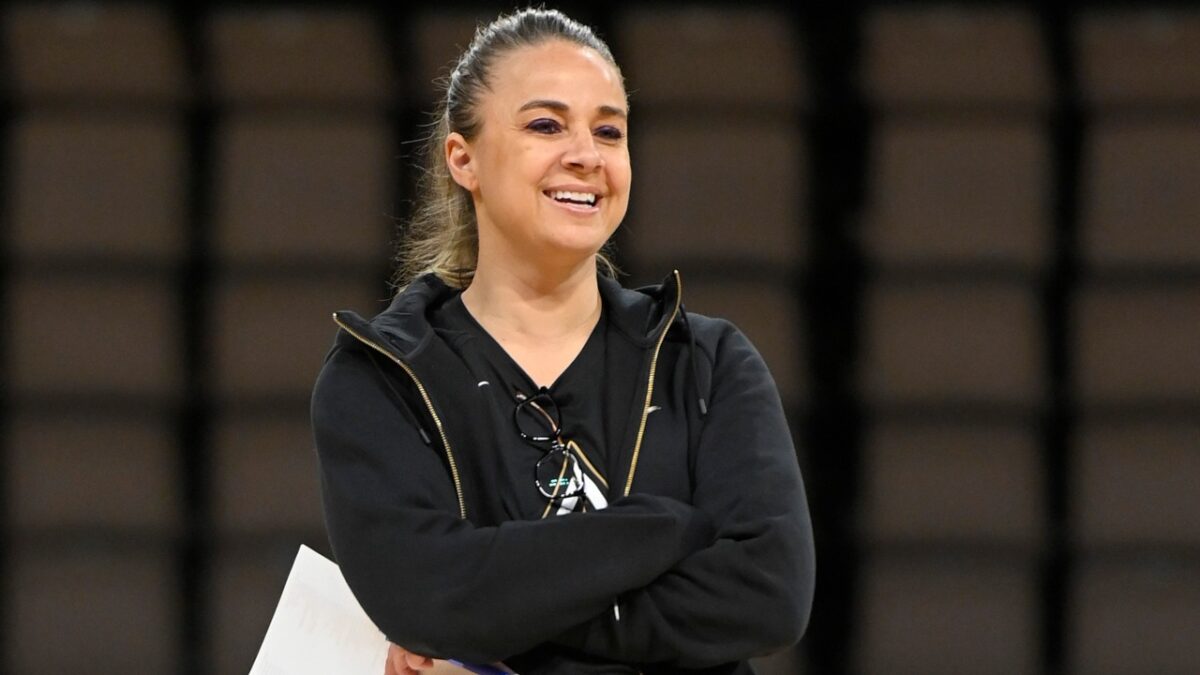 Becky Hammon Refusing to Apologize for Jalen Brunson Opinion Angers Fans - "She a Hater" 1 Becky Hammon was cheeky during her supposed apology