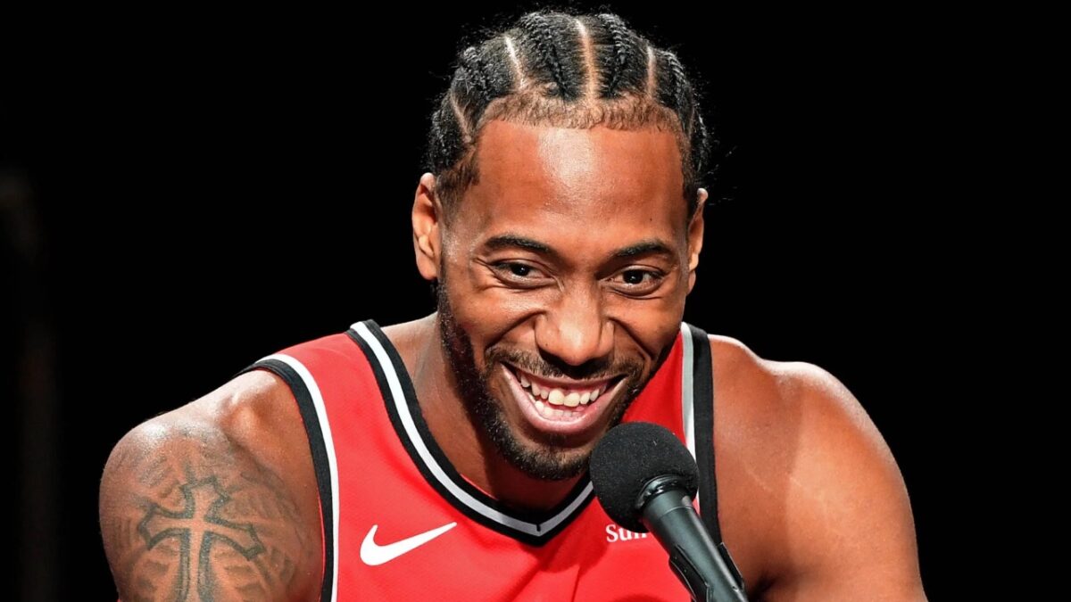 Raptors Trading 2 Players & 5 Draft Picks For Kawhi Leonard Baffles Fans - "We Sure Kawhi's Knees Were Included?" 1 Kawhi Leonard is back with the Raptors