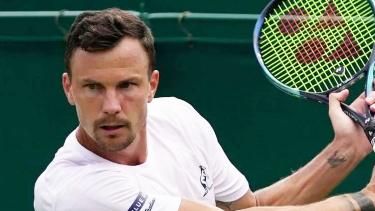 Learner Tien Eats Sliced Bread Before Getting Checked for Stomach Issues at Wimbledon 2 Marton Fucsovics Wimbledon 2026