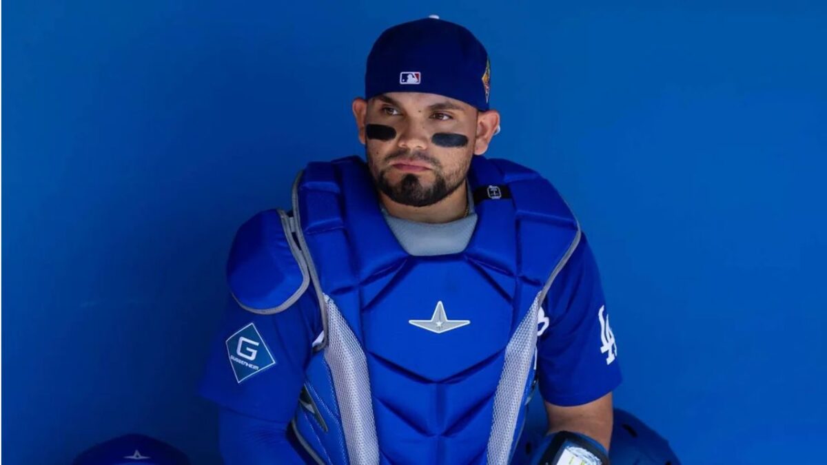 Dodgers' Eliezer Alfonzo Jr. Receives Standing Ovation From Fans During MLB Debut Following Heartbreaking Family Tragedy 2 Eliezer Alfonzo Jr.