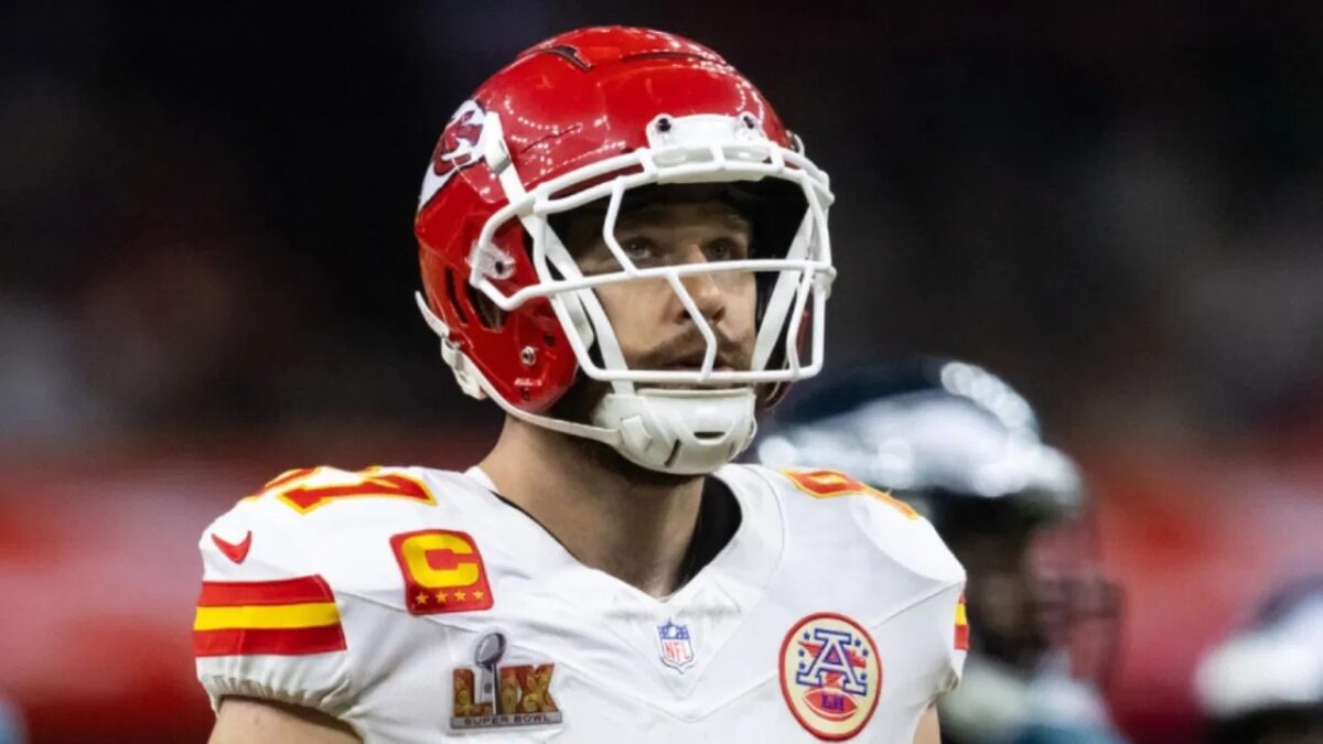 Travis Kelce's Wedding May Have Offered a Major Clue About His Potential $40 Million Broadcasting Contract 1 Travis Kelce's Wedding May Have Offered a Major Clue About His Potential $40 Million Broadcasting Contract