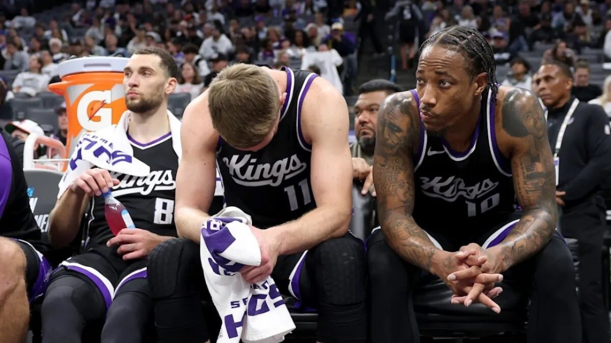 Kings Waiving 6-Time All-Star DeMar DeRozan Surprises Fans - "Did He Wave Back?" 1 DeMar DeRozan and the Kings have been miserable